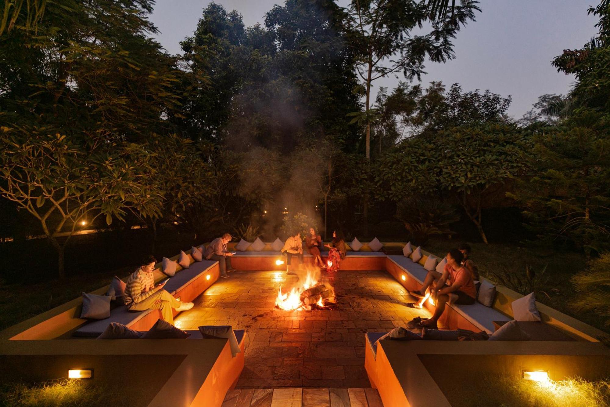 Hotel Kasara Chitwan à Patlahara Extérieur photo